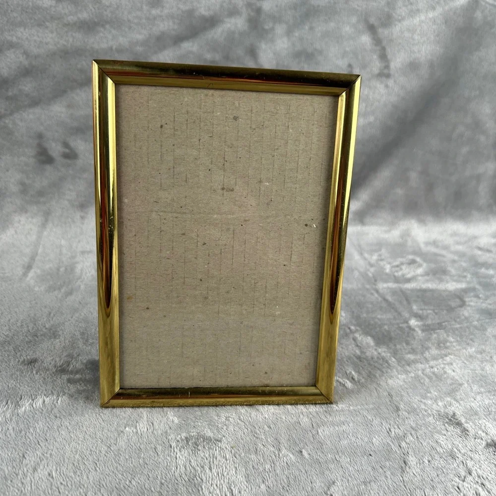 Vintage Gold Metal Picture Frame ~5x7 Minimalist Tabletop Wall Mount Taiwan ROC
